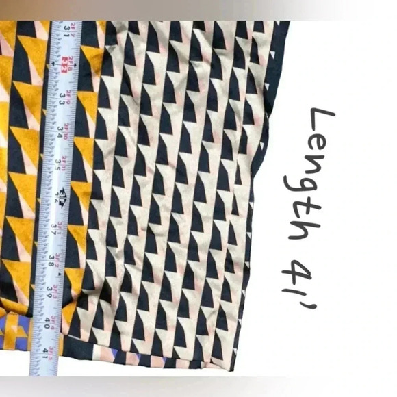 Wide Leg Pattern Pants. 🌸 - Picture 6 of 7